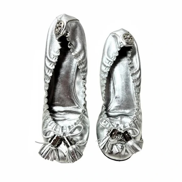 Tory Burch Reese Metallic Silver Leather Scrunch Tassel Ballet Flats Size 7 - Picture 5 of 16
